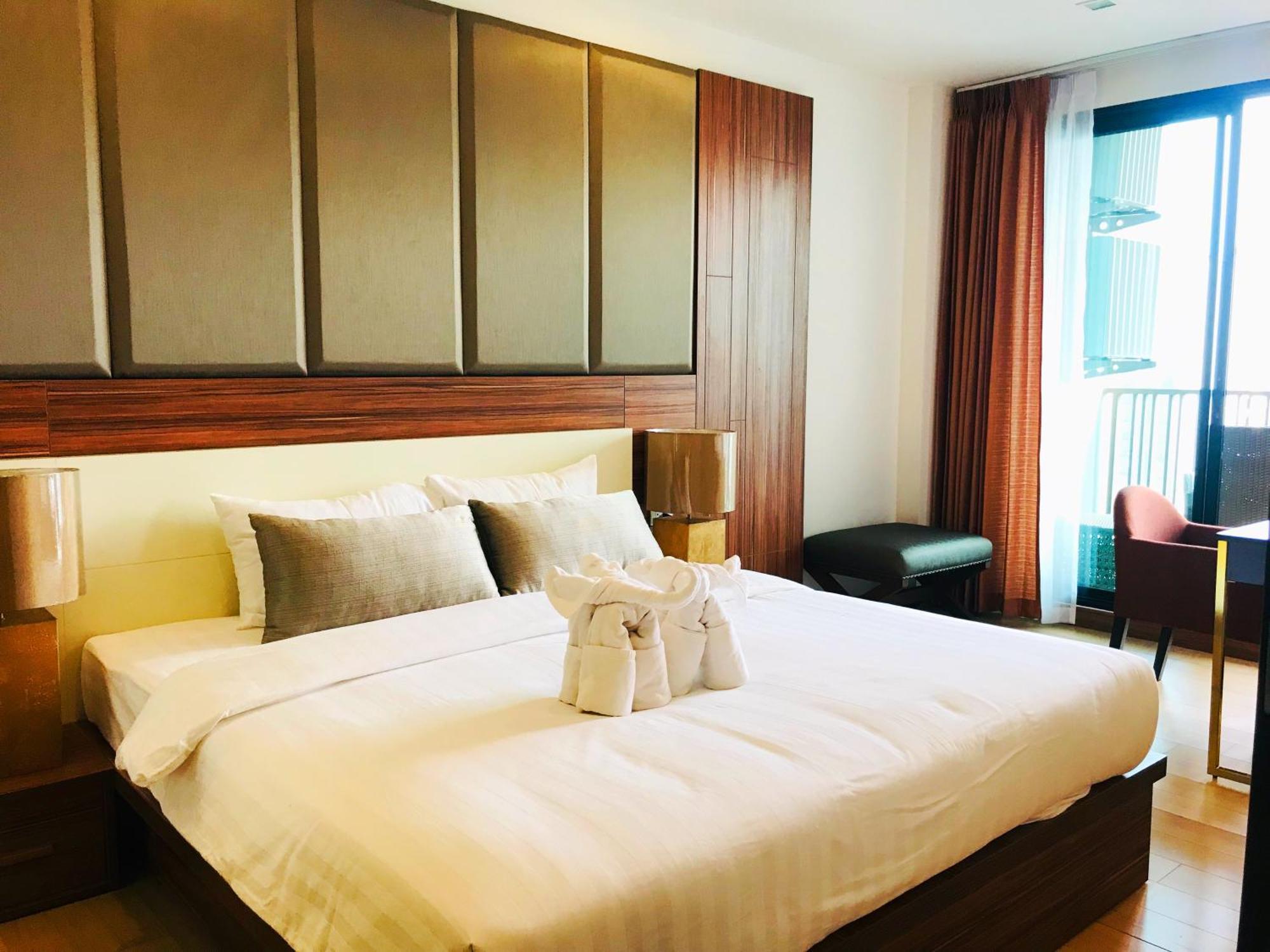 The Astra Suites Чиангмай Екстериор снимка