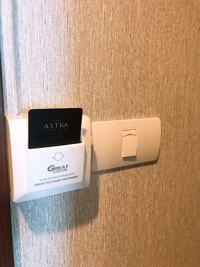 The Astra Suites Чиангмай Екстериор снимка