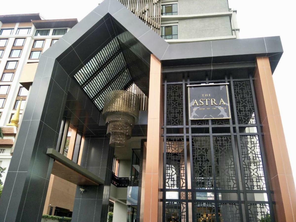 The Astra Suites Чиангмай Екстериор снимка