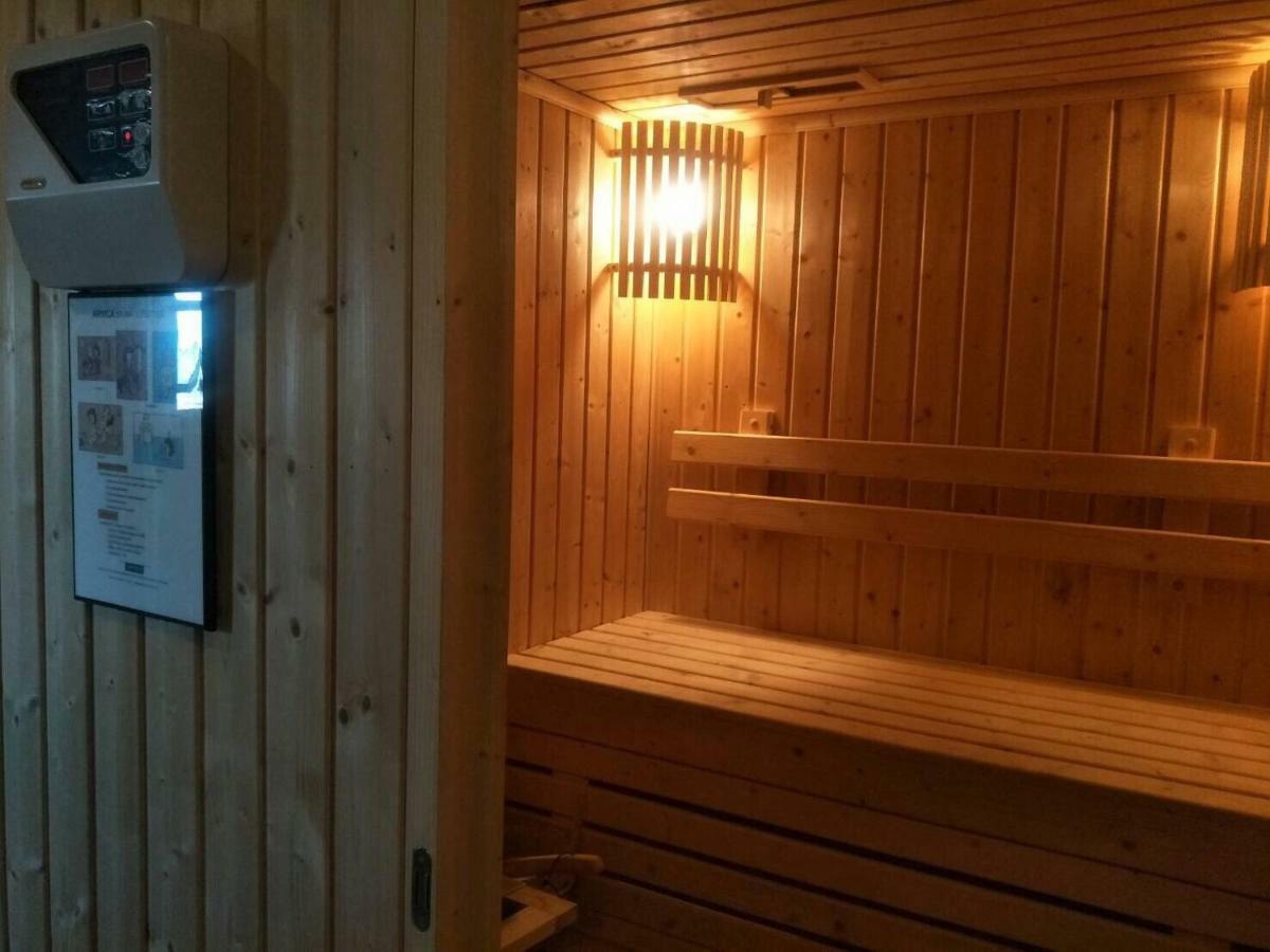 The Astra Suites Чиангмай Екстериор снимка