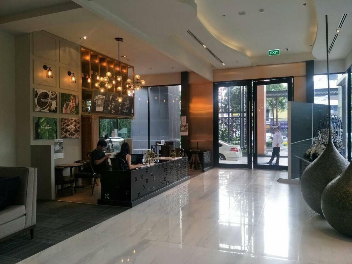 The Astra Suites Чиангмай Екстериор снимка