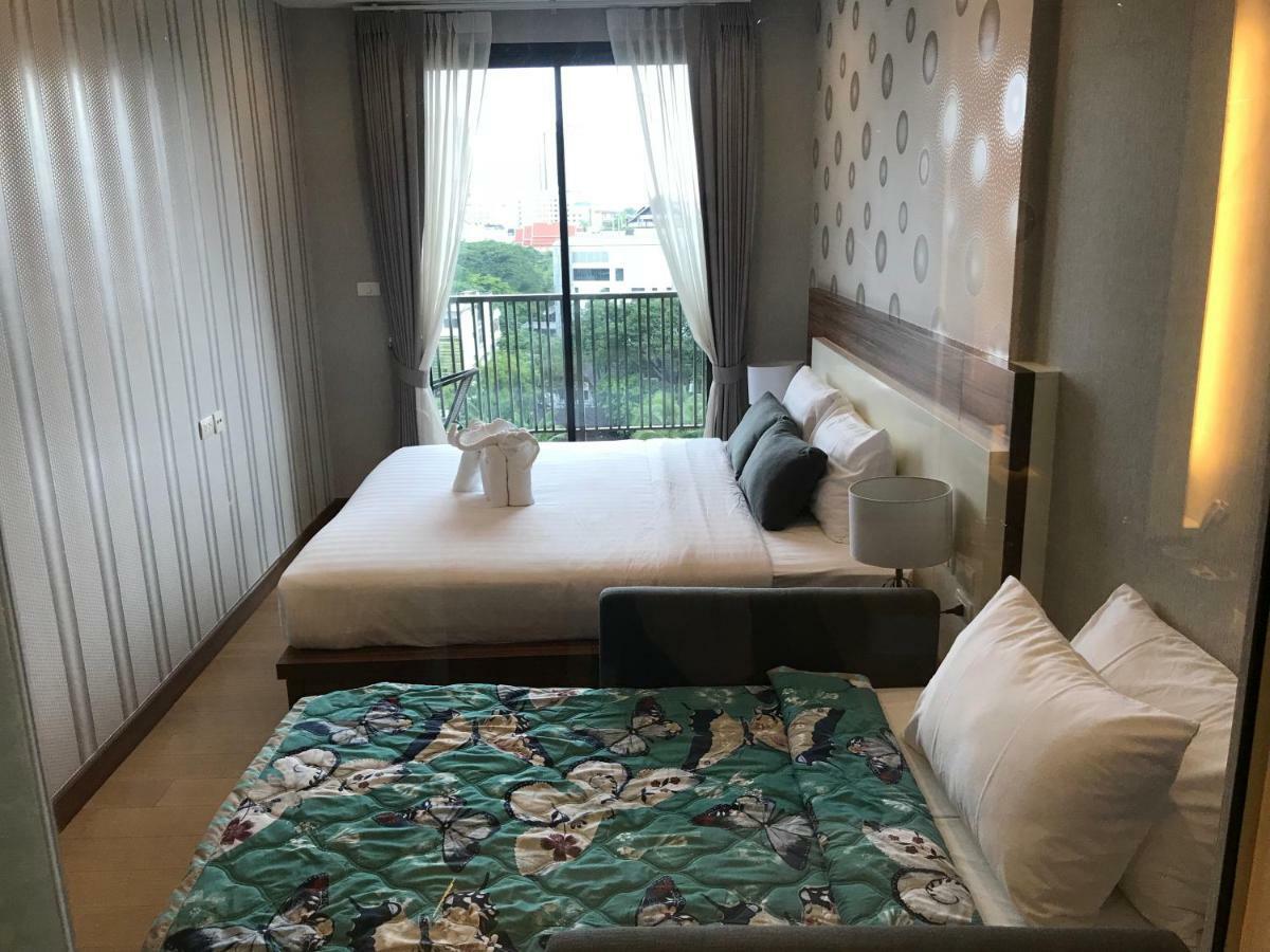 The Astra Suites Чиангмай Екстериор снимка