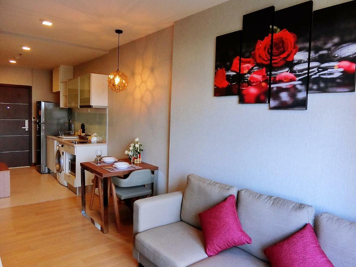 The Astra Suites Чиангмай Екстериор снимка