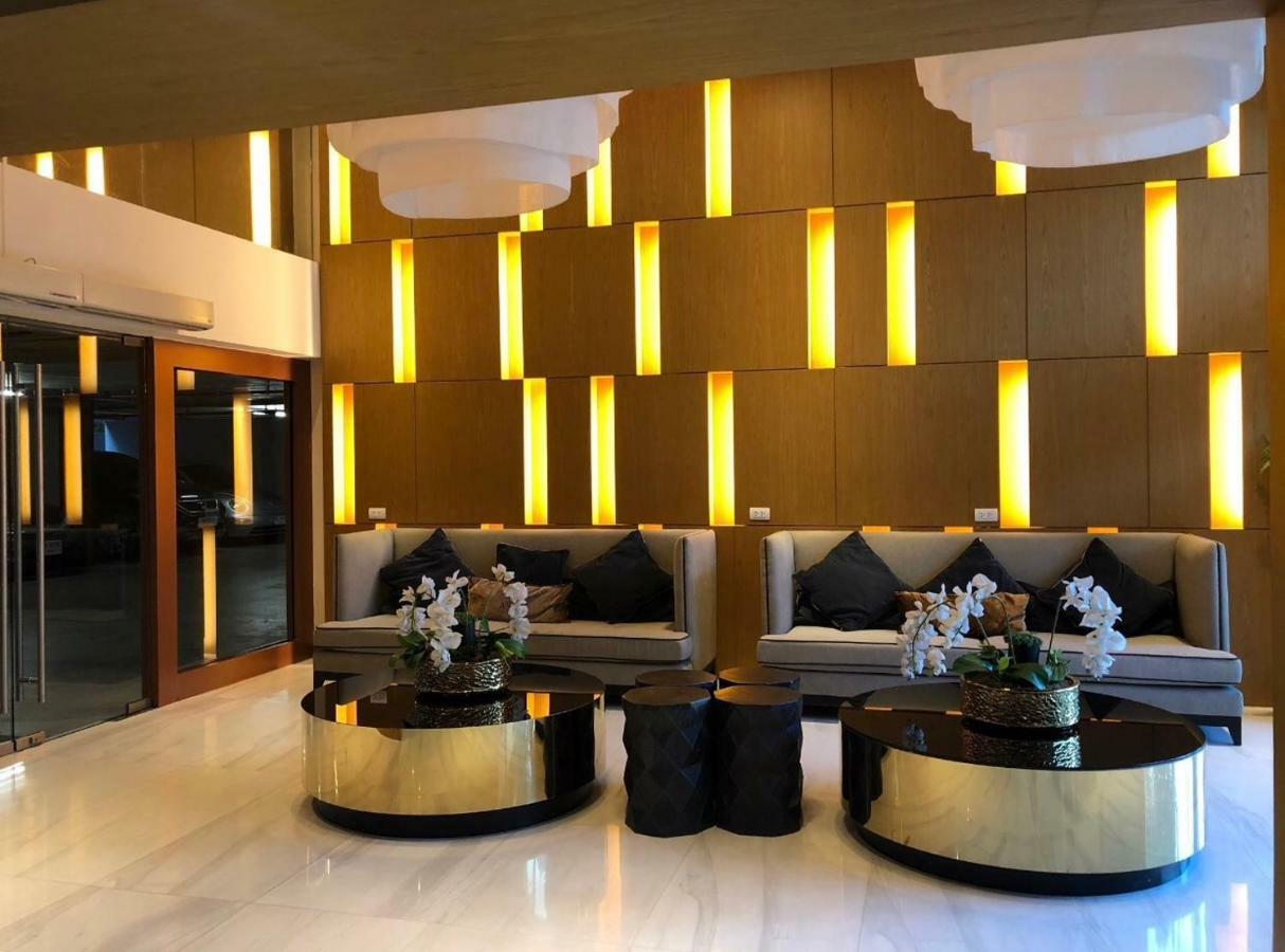 The Astra Suites Чиангмай Екстериор снимка